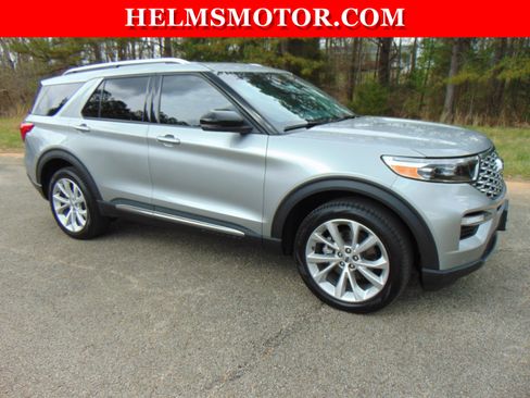 Used 2023 Ford Explorer Platinum w/ Technology Package image 9
