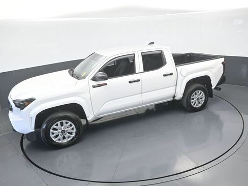Used 2024 Toyota Tacoma SR AWD/4WD image 49