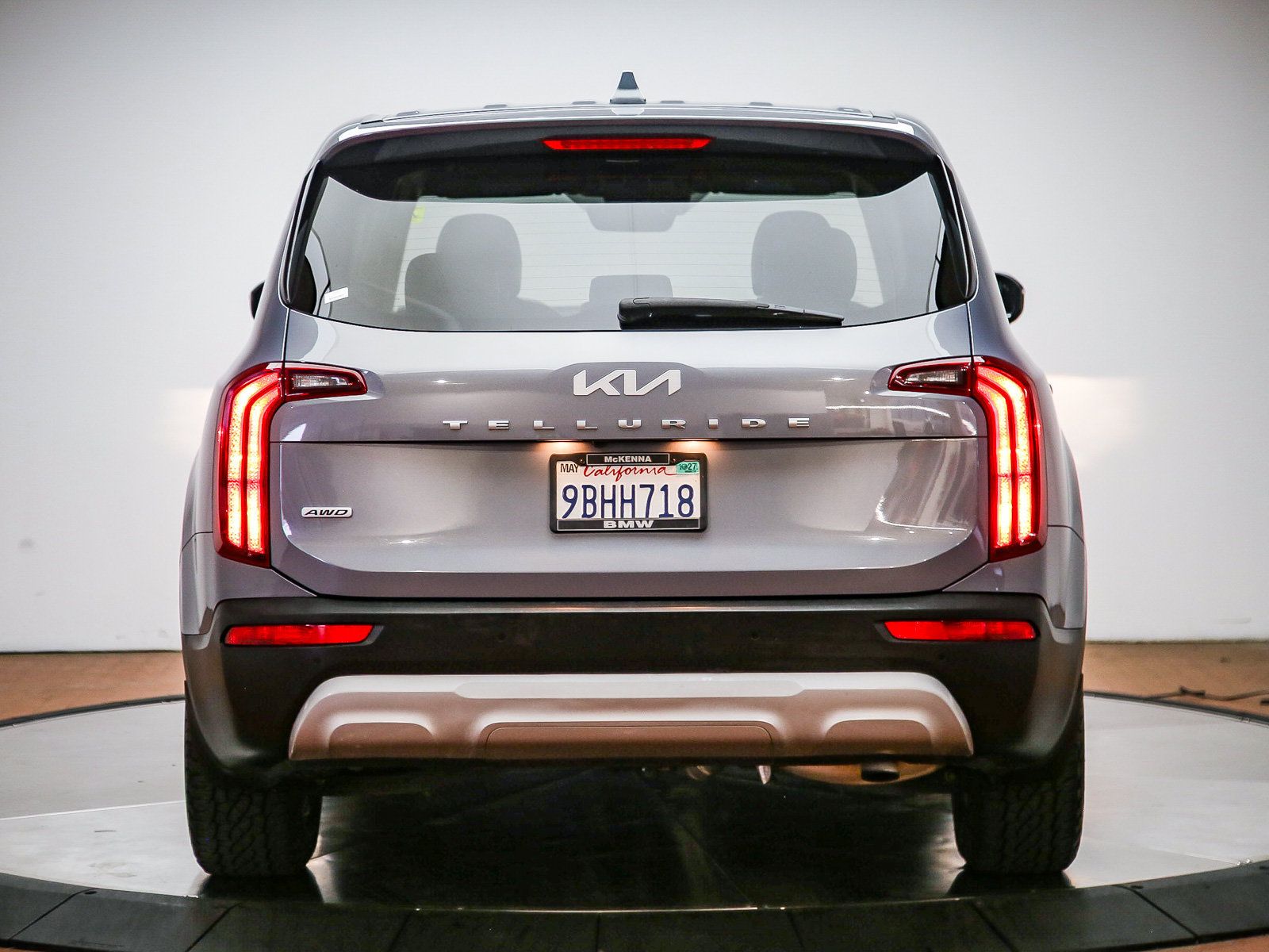 Used 2022 Kia Telluride LX AWD/4WD image 3