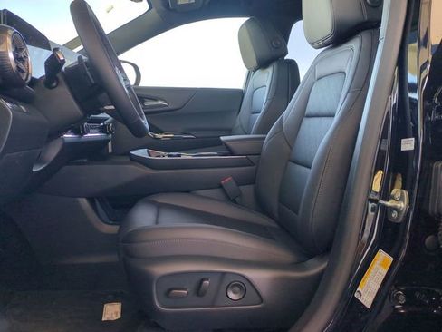 New 2026 Chevrolet Equinox LT w/ Convenience Package II FWD image 19