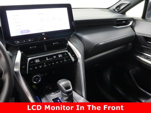 Used 2024 Toyota Venza LE image 16