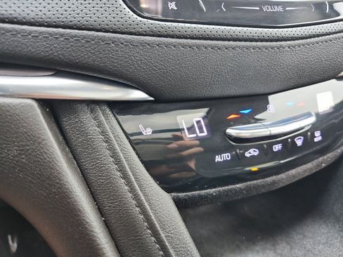 Used 2019 Cadillac XT5 Luxury AWD/4WD image 23
