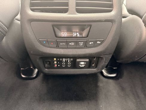 Used 2016 Honda Pilot Touring image 32