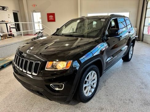 Used 2014 Jeep Grand Cherokee Laredo w/ 18" Wheel & 8.4" Radio Group AWD/4WD image 1