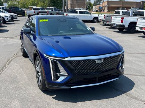 Used 2024 Cadillac Lyriq Luxury AWD/4WD image 5