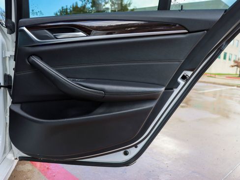 Used 2018 BMW 530e image 11