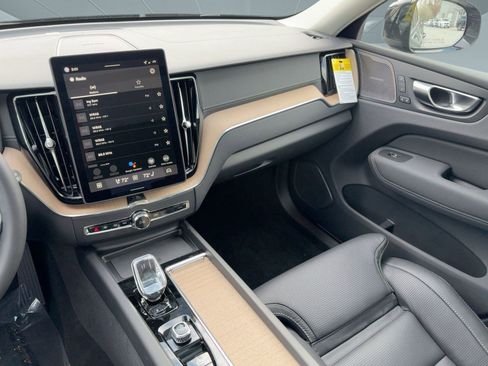New 2026 Volvo XC60 B5 Ultra w/ Climate Package image 27