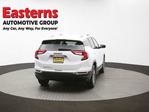 Used 2024 GMC Terrain SLT image 41