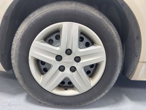 Used 2010 Chevrolet Impala LS FWD image 11