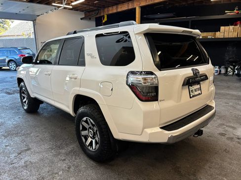 Used 2019 Toyota 4Runner TRD Off-Road Premium AWD/4WD image 5