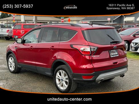 Used 2018 Ford Escape SE image 2