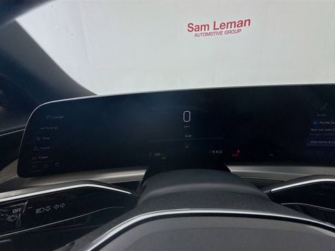 Used 2024 Cadillac Lyriq Luxury image 15