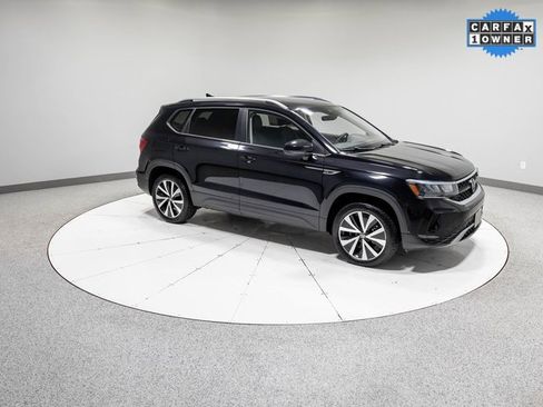 Used 2024 Volkswagen Taos SE image 27