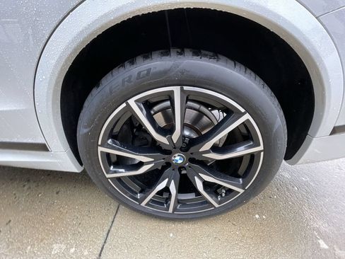Used 2022 BMW X7 xDrive40i w/ M Sport Package AWD/4WD image 33
