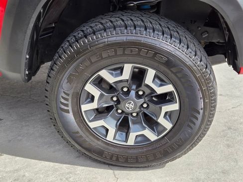 Used 2022 Toyota Tacoma TRD Off-Road AWD/4WD image 8
