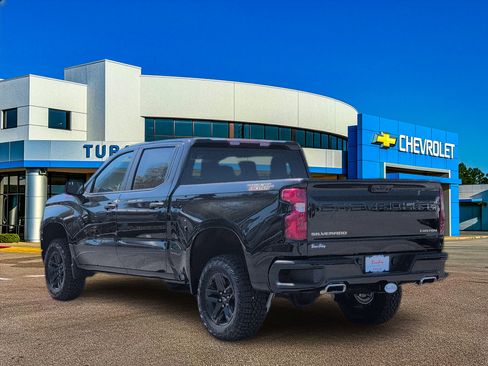 New 2026 Chevrolet Silverado 1500 Custom Trail Boss AWD/4WD image 3