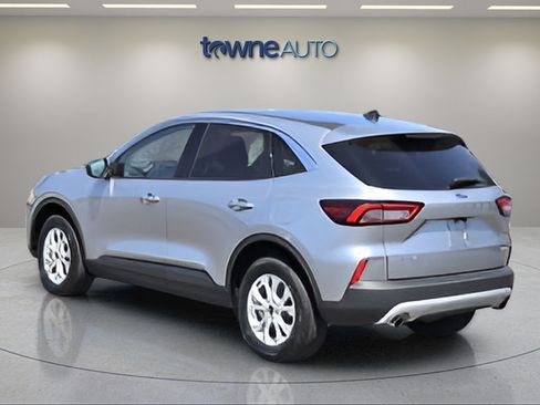 Used 2023 Ford Escape Active AWD/4WD image 3
