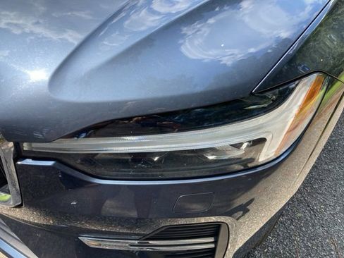 Used 2023 Volvo XC60 B5 Core image 10