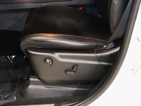 Used 2025 Dodge Durango GT AWD/4WD image 36
