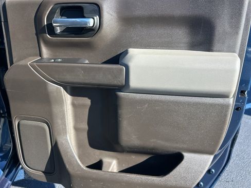 Used 2021 Chevrolet Silverado 1500 LT image 24