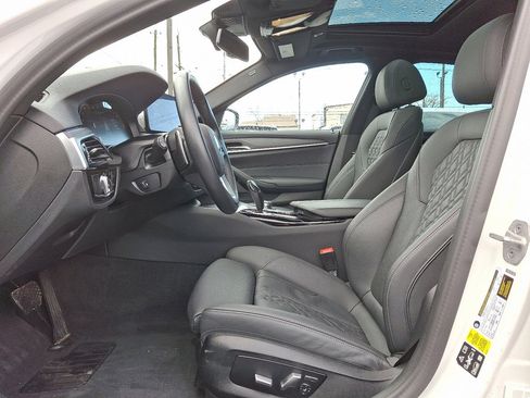 Used 2023 BMW 540i xDrive w/ Premium Package image 23