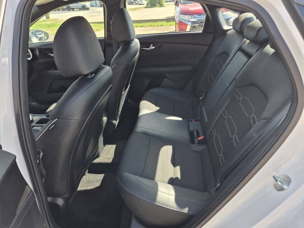 Used 2022 Kia Forte GT-Line w/ GT-Line Premium Package FWD image 11