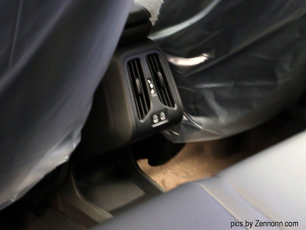 New 2027 BMW X1 xDrive28i AWD/4WD image 14