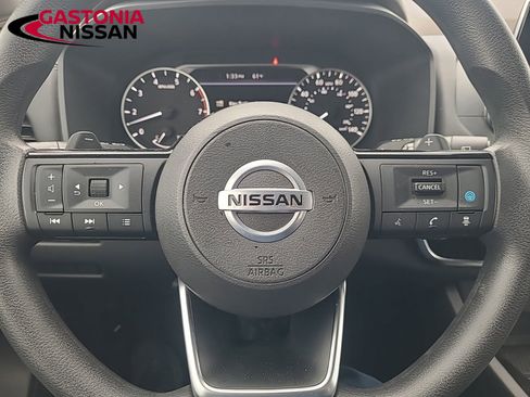 Used 2021 Nissan Rogue SV image 32