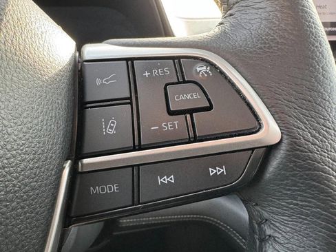 Used 2025 Toyota Sienna XLE image 19