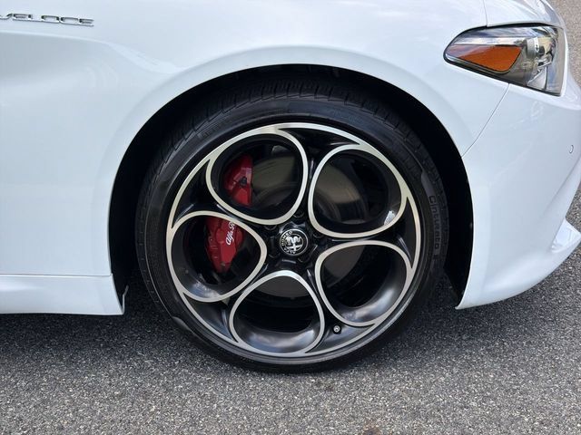 Used 2023 Alfa Romeo Giulia Veloce AWD/4WD image 13
