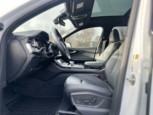 Used 2025 Audi Q7 2.0T Premium w/ Convenience Plus Package image 14