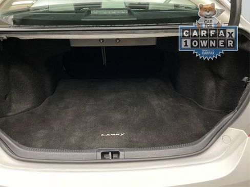 Used 2016 Toyota Camry SE image 13