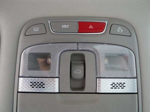 Used 2024 Kia Telluride EX w/ EX Captain's Chair Package AWD/4WD image 34