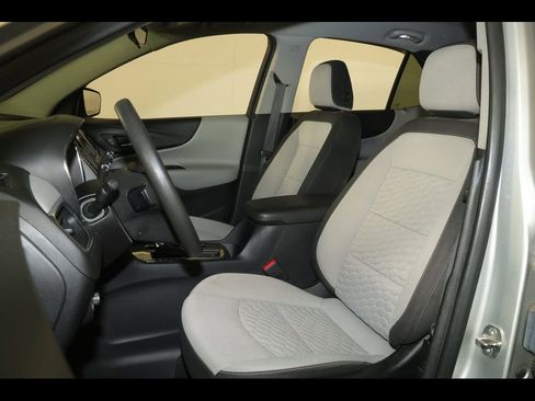 Used 2019 Chevrolet Equinox LS w/ LS Convenience Package image 11
