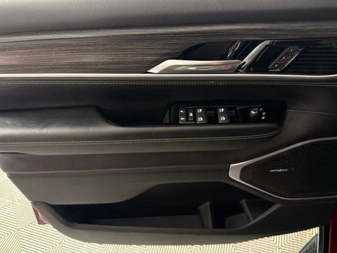 Used 2023 Jeep Wagoneer Series III w/ Preferred Equipment Group AWD/4WD image 25
