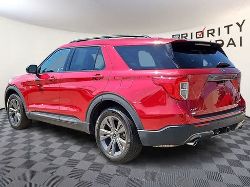 Used 2022 Ford Explorer XLT w/ Equipment Group 202A AWD/4WD image 6