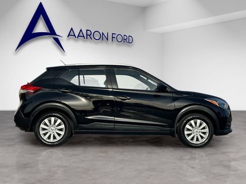 Used 2019 Nissan Kicks S image 6