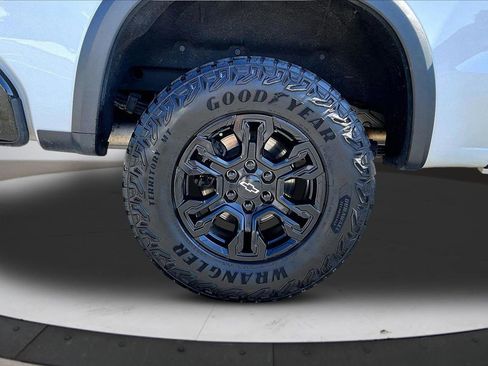 Used 2022 Chevrolet Silverado 1500 ZR2 w/ Technology Package AWD/4WD image 35