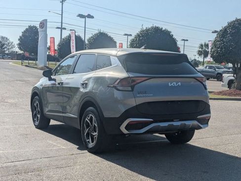 Used 2025 Kia Sportage LX image 5