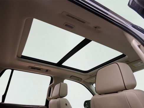 Certified 2022 GMC Yukon Denali w/ Denali Premium Package image 36