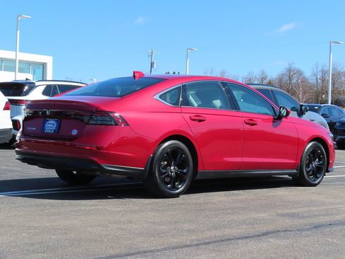 Used 2024 Honda Accord EX image 3