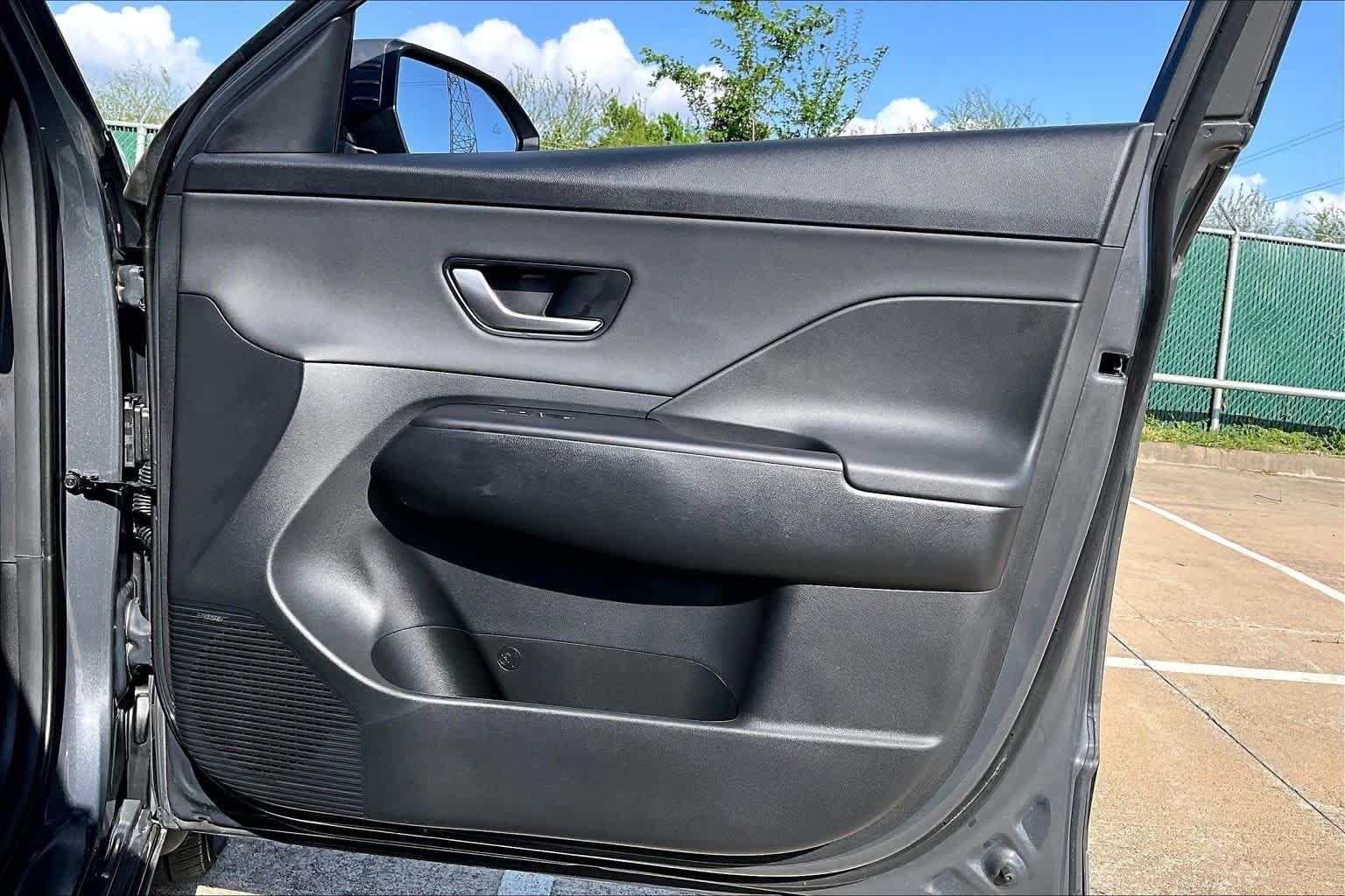 Used 2024 Hyundai Kona Limited FWD image 21