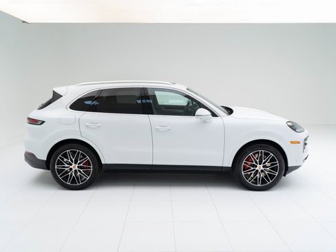 New 2026 Porsche Cayenne S image 8