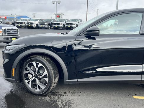 New 2026 Ford Mustang Mach-E Select image 10