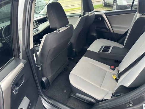 Used 2018 Toyota RAV4 XLE w/ Carpet Mat Package image 16