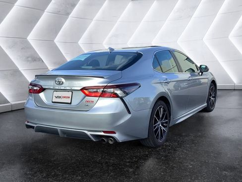 Used 2023 Toyota Camry SE FWD image 4