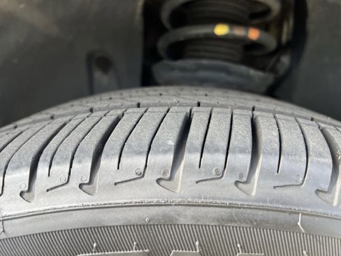 Used 2022 Volkswagen Tiguan SE image 12