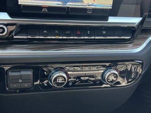 New 2026 GMC Sierra 1500 Elevation image 21