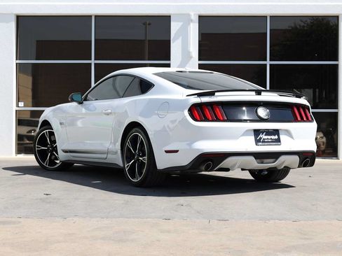 Used 2016 Ford Mustang GT Premium w/ Equipment Group 401A RWD image 10