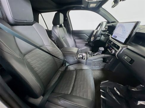 Certified 2025 Toyota 4Runner TRD Off-Road Premium image 25